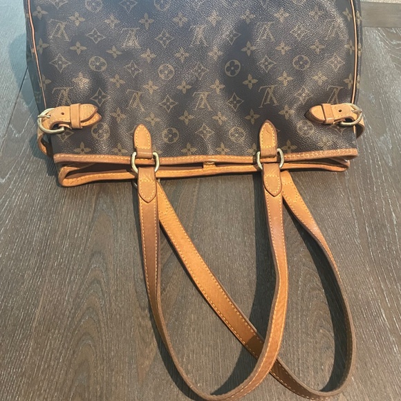 Authentic LV Monogram Batignolles Handbag - Picture 11 of 16